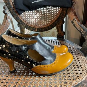 John Fluevog Two-Tone Cutout Mary Jane Heels in Mustard and Black